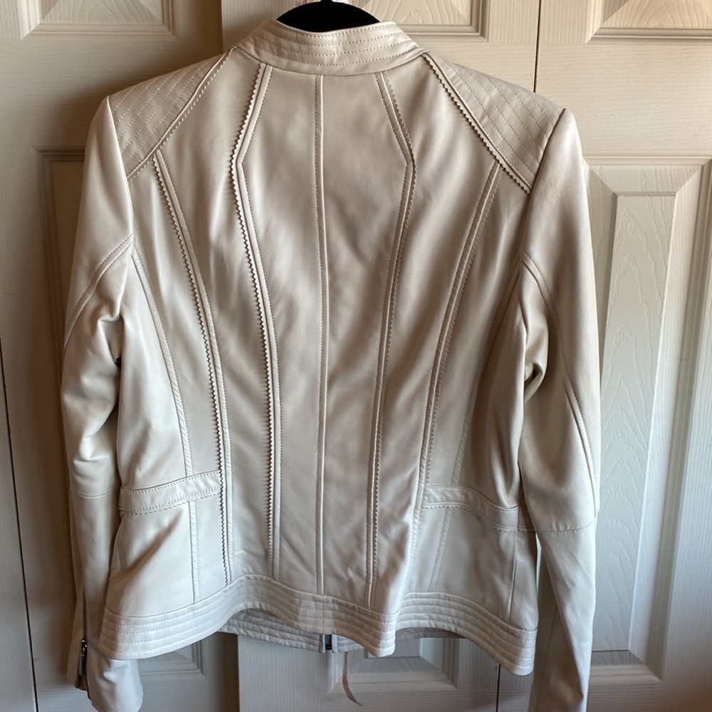 G.I.L.I. EUC Fitted Lined Zipper Close Leather Jacket Size 12 - Picture 6 of 11